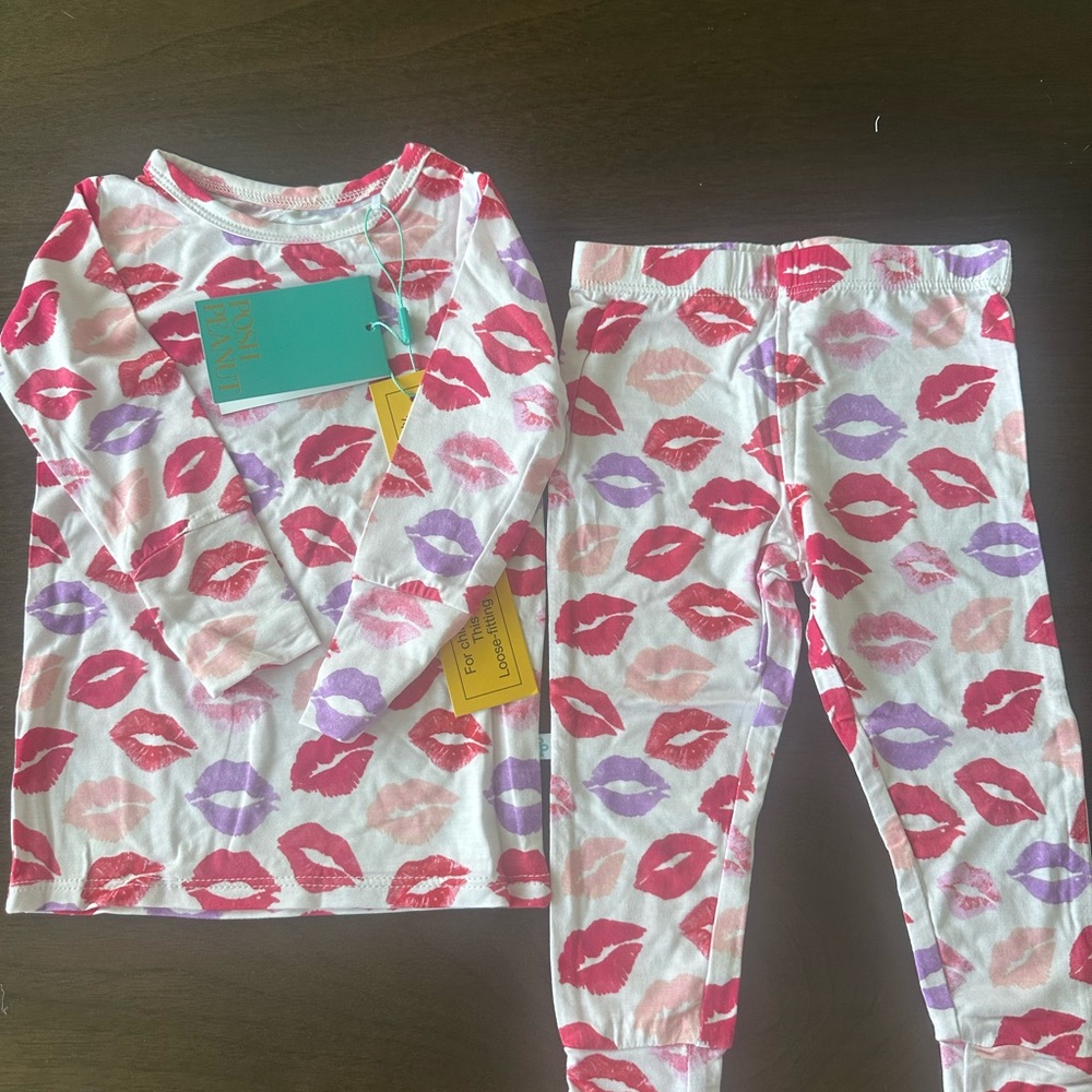 Posh Peanut White Kids Pajama Set with Pink & Purple Lip Print